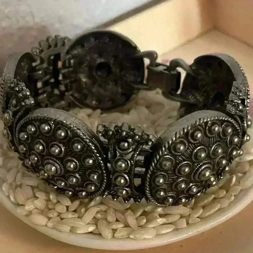 Rare gladiator game of thrones medieval style bracelet with clasp medallion